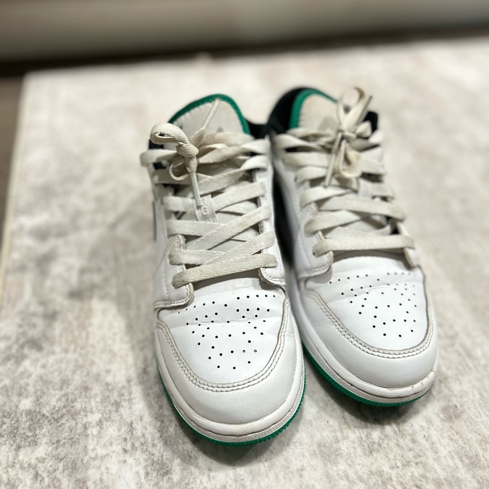 Air Jordan 1 low 💚🖤 - Picture 3 of 4